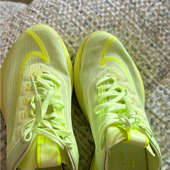 Nike running shoes women size 8 - Picture 2 of 4